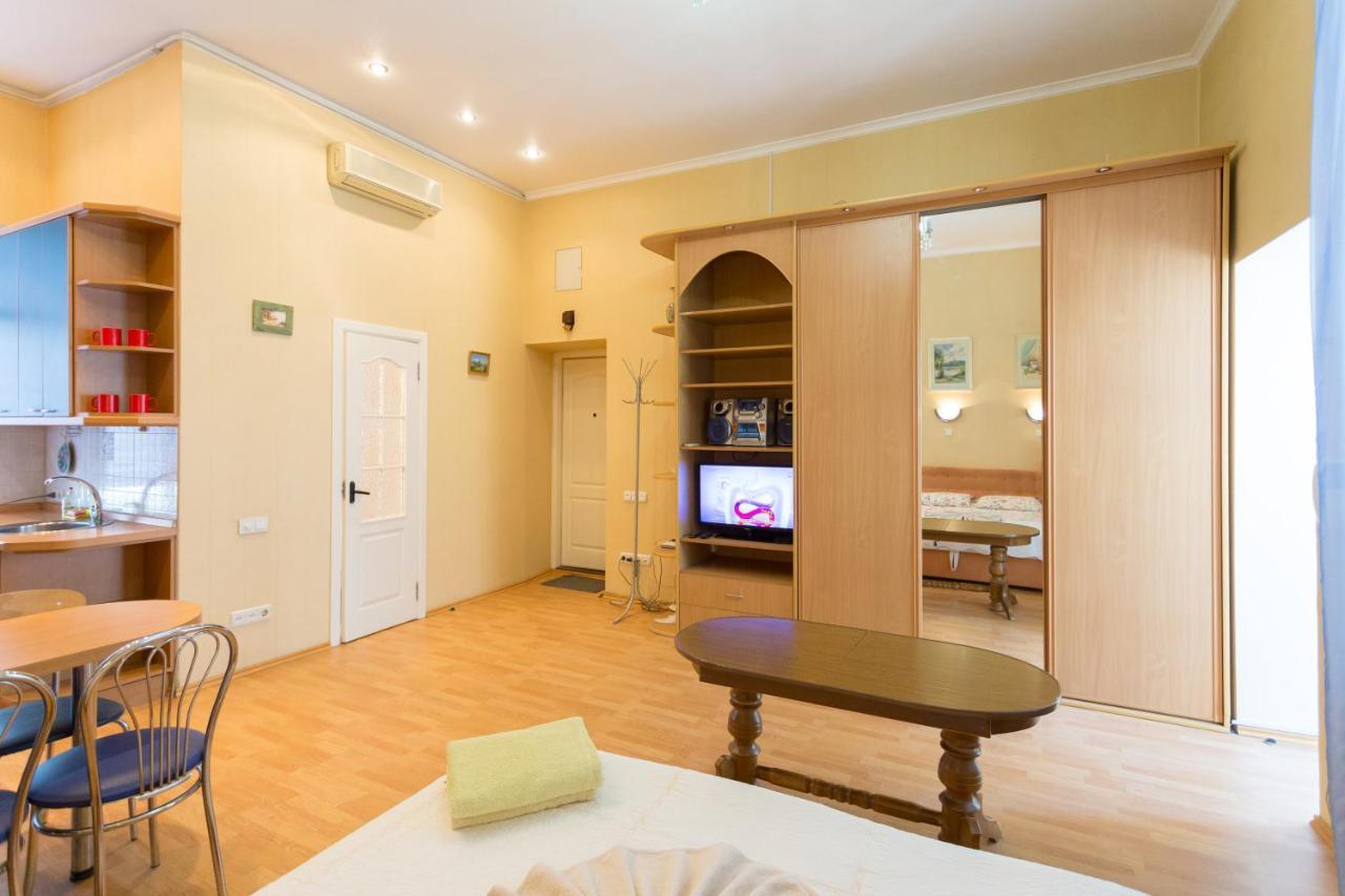 Central Area Apartments Kiev Ngoại thất bức ảnh